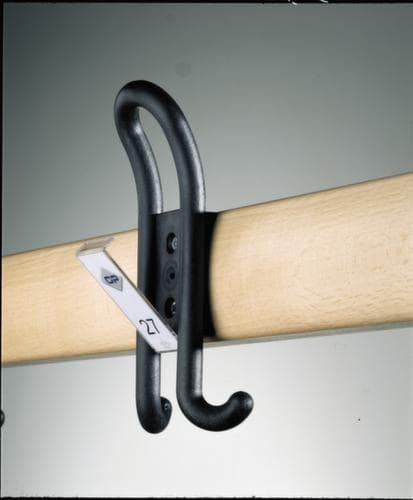 C+P Kleedkamerbank met haken en houten strips