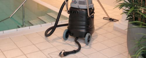 Nat- en droogzuiger KETOS N 81/2 K met twee zuigturbines, vermogen 2600 W, werkbreedte 450 mm