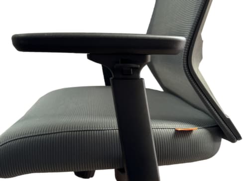UDOBÄR Bureaustoel Iron met synchroonmechanisme, rugleuning met netbekleding en rugdrager, zwart